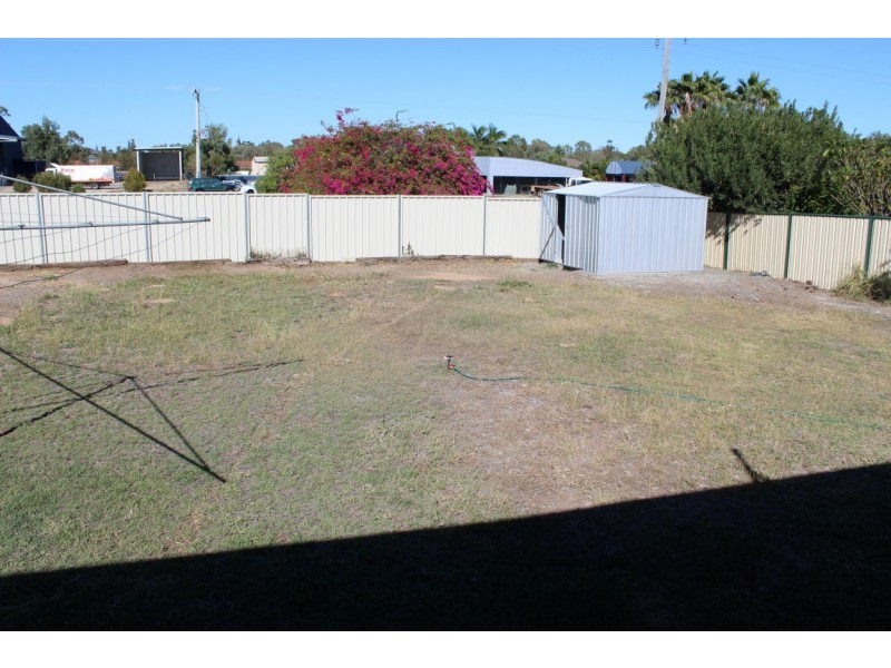 14 Cowan Crescent, Emerald QLD 4720