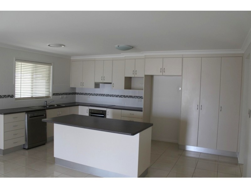 9 Thornton Street, Emerald QLD 4720