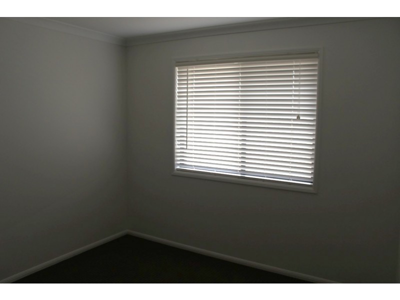 9 Thornton Street, Emerald QLD 4720
