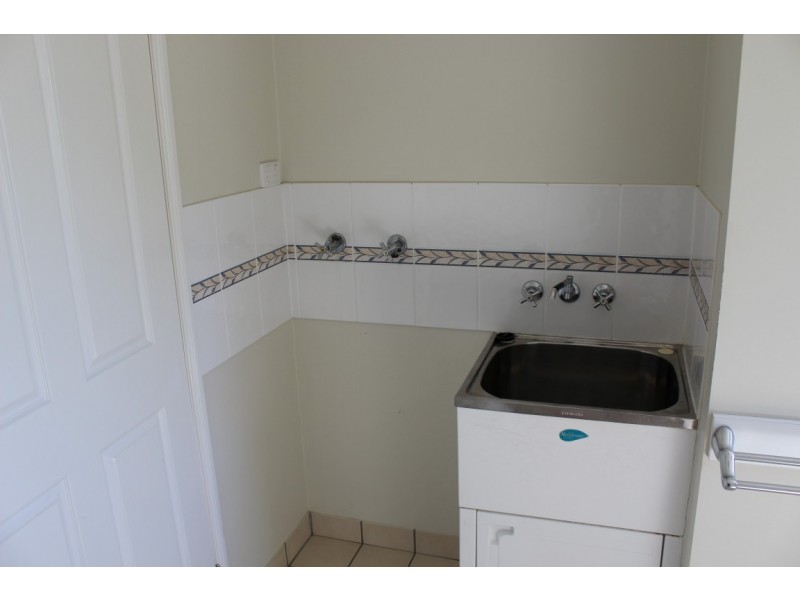 1/32 Gene Street, Emerald QLD 4720