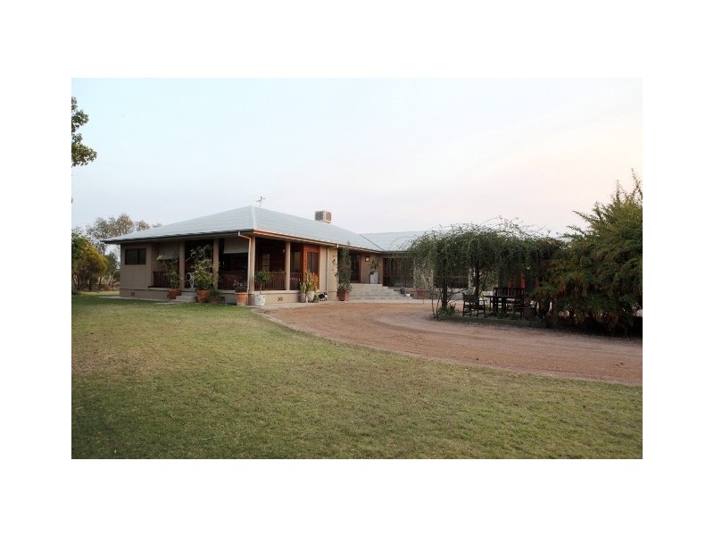 12 Coaker Dr, Emerald QLD 4720
