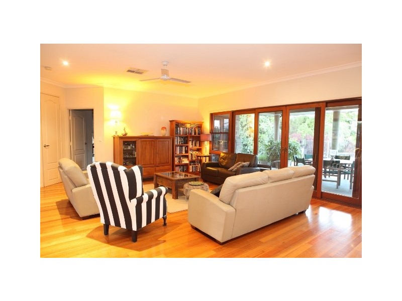 12 Coaker Dr, Emerald QLD 4720