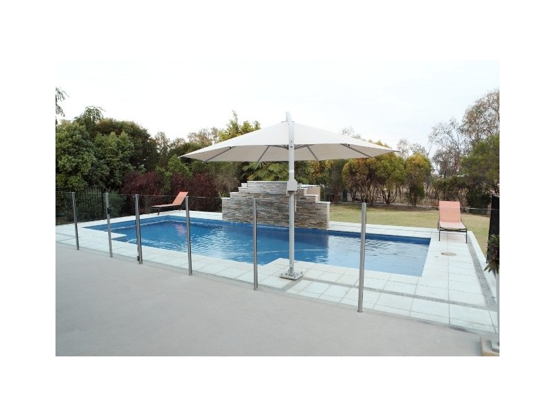 12 Coaker Dr, Emerald QLD 4720