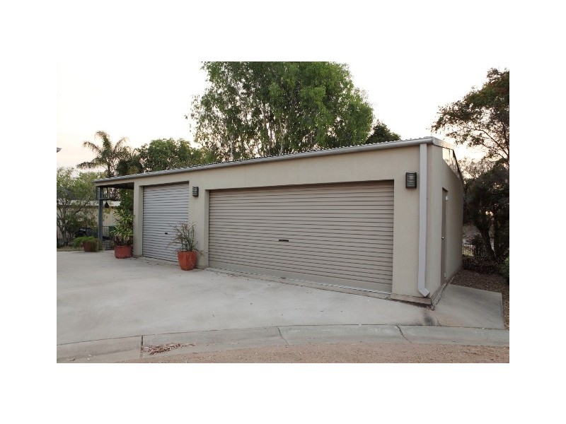 12 Coaker Dr, Emerald QLD 4720