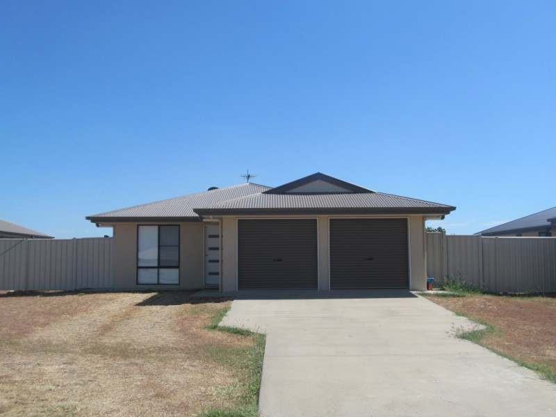 8 Baird Street, Emerald QLD 4720