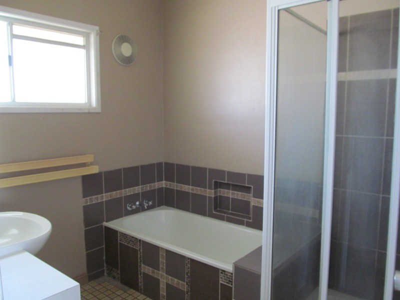 90 Moody Street, Emerald QLD 4720