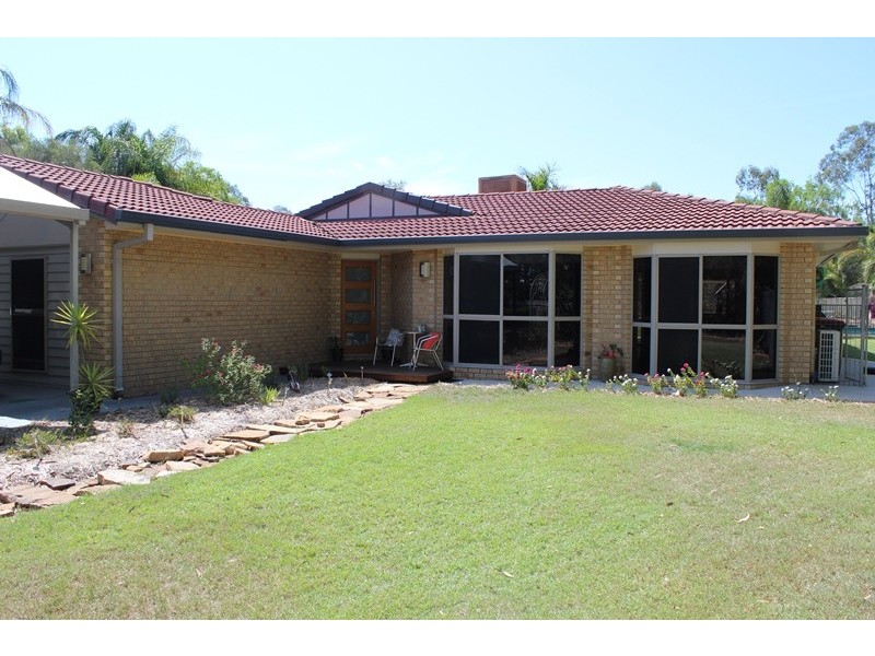 16 Batavia Court, Emerald QLD 4720