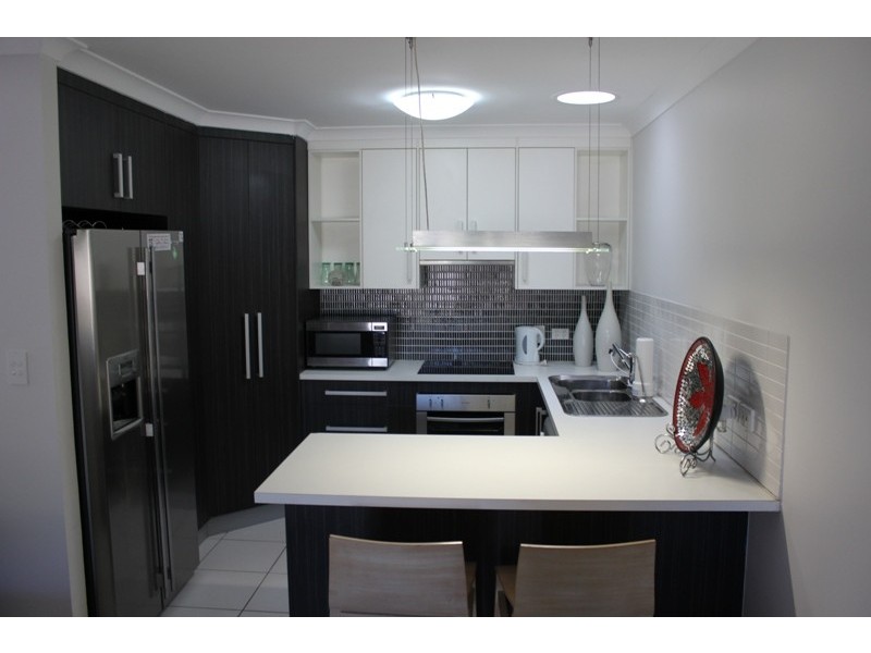 2/27 Blue Gum Dr, Emerald QLD 4720
