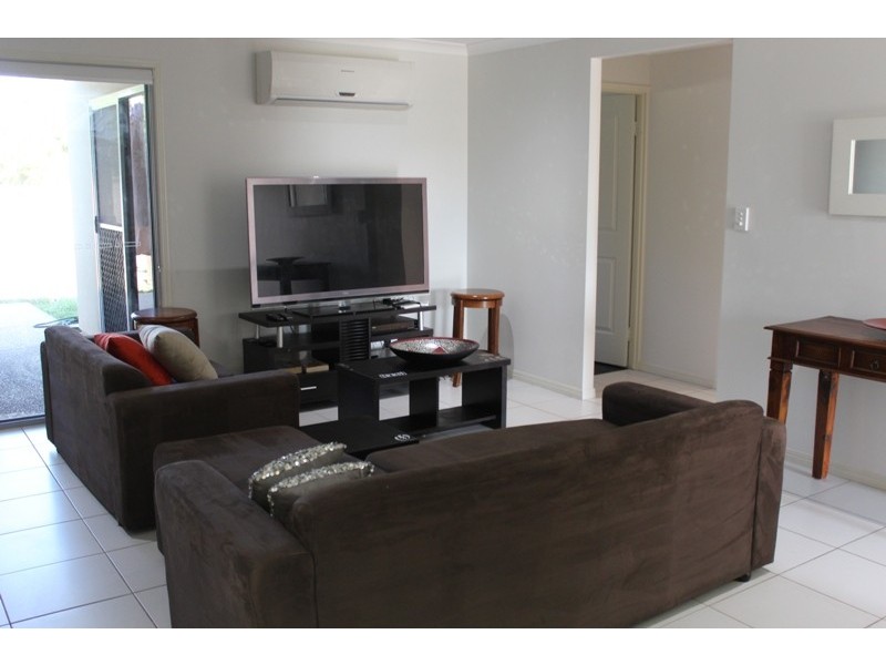 2/27 Blue Gum Dr, Emerald QLD 4720