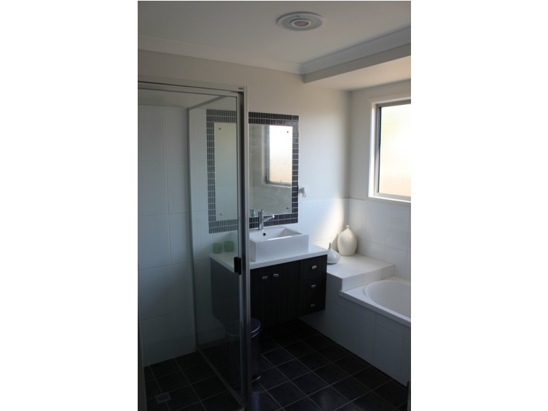 2/27 Blue Gum Dr, Emerald QLD 4720