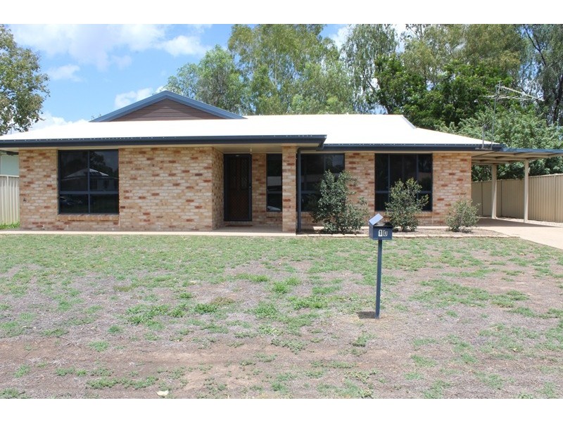 10 Wilby Place, Emerald QLD 4720