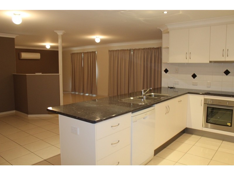 10 Wilby Place, Emerald QLD 4720