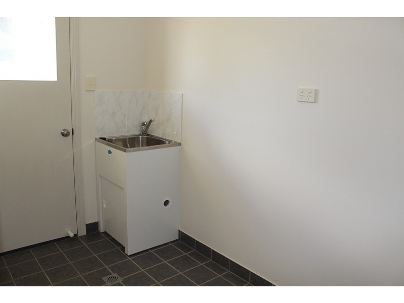 10 Wilby Place, Emerald QLD 4720