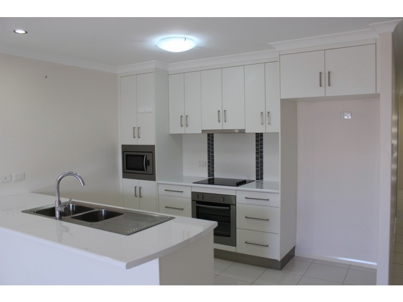 7/44 Lakeside Drive, Emerald QLD 4720