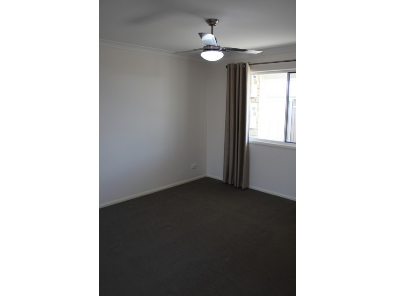 7/44 Lakeside Drive, Emerald QLD 4720