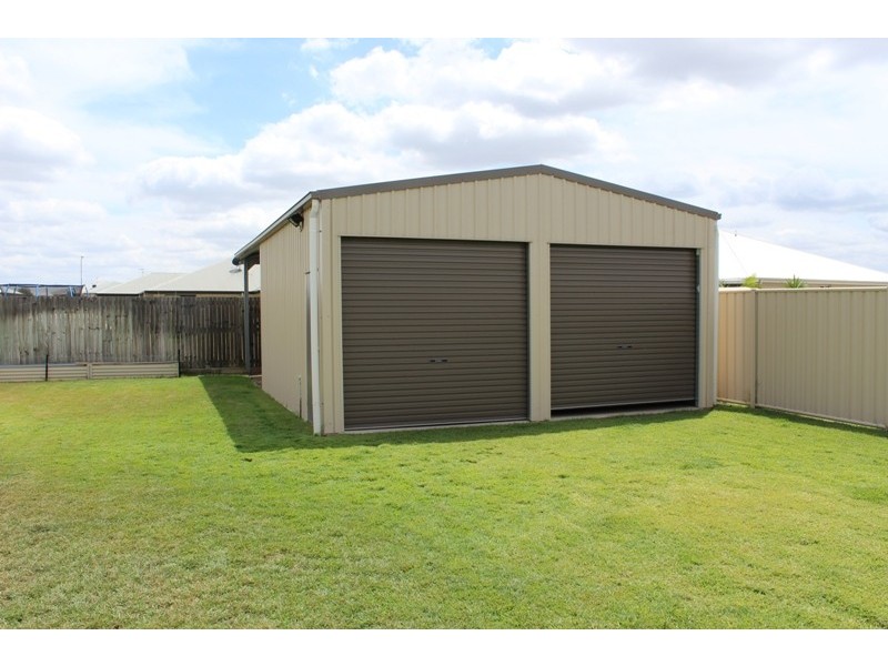 50 Lakeside Drive, Emerald QLD 4720