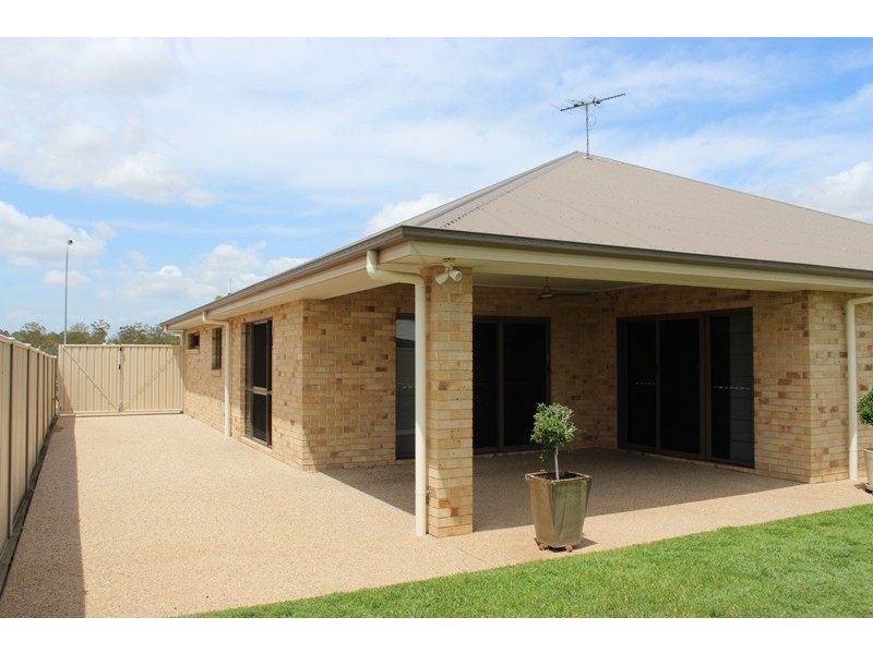 50 Lakeside Drive, Emerald QLD 4720