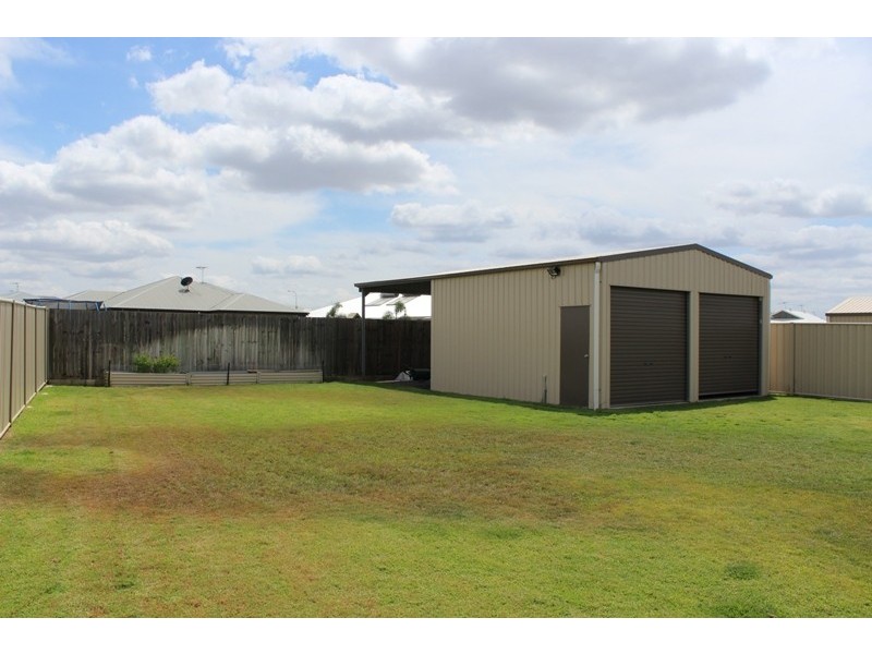 50 Lakeside Drive, Emerald QLD 4720