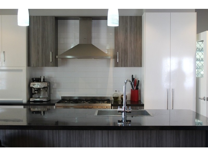 15 Roxburgh Street, Capella QLD 4723