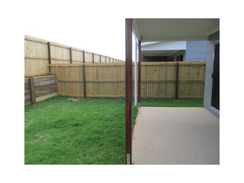 5/8 Hillcrest Street, Emerald QLD 4720