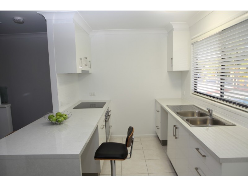 2/9 Cypress Drive, Emerald QLD 4720