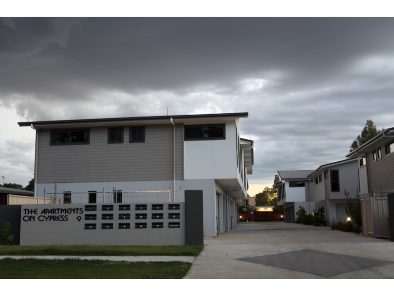 2/9 Cypress Drive, Emerald QLD 4720