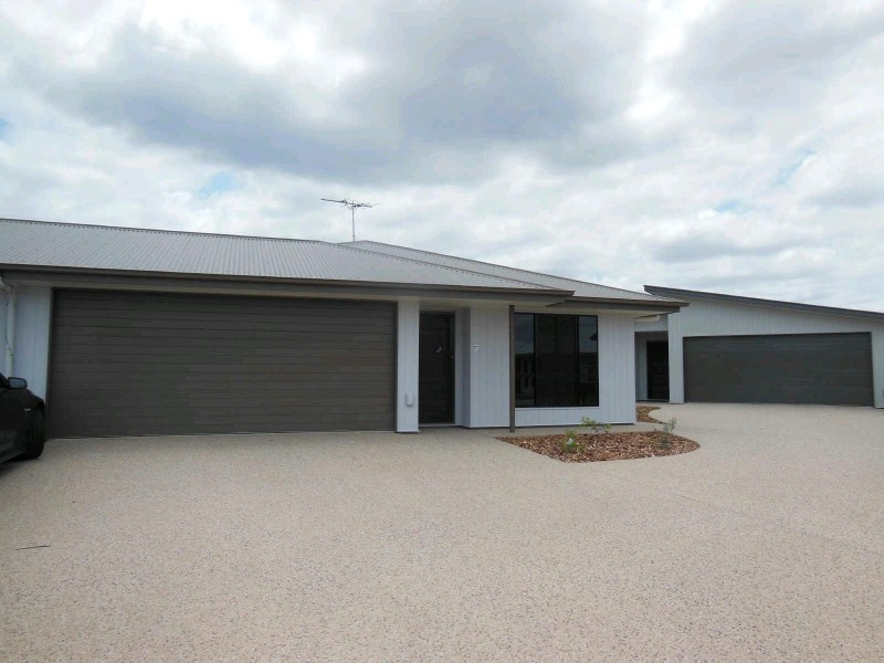 3/15 Singleton, Emerald QLD 4720