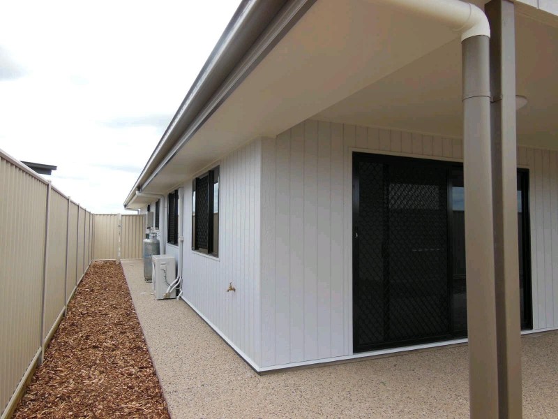 3/15 Singleton, Emerald QLD 4720