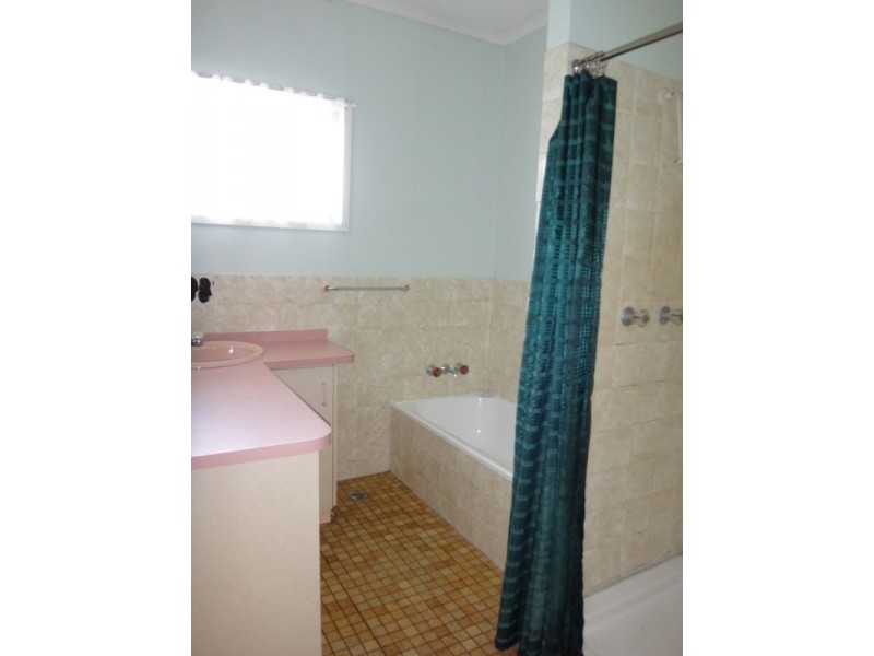 9 Bridgeman Street, Emerald QLD 4720