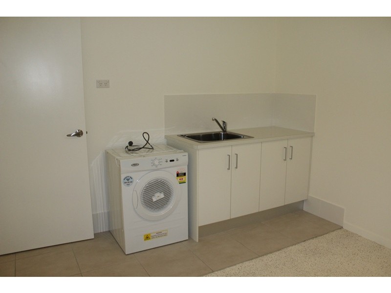 1/55A Gray, Emerald QLD 4720