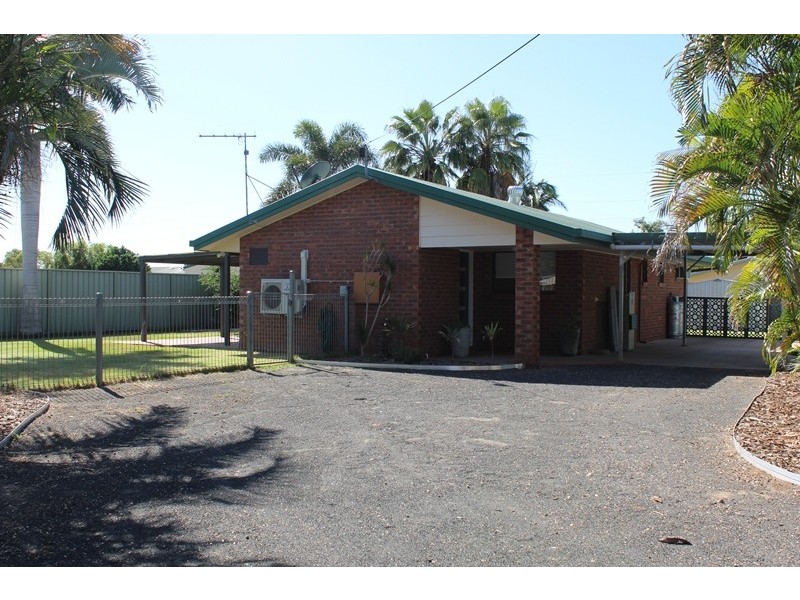8 Rivoli Place, Emerald QLD 4720