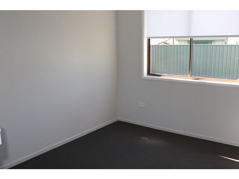 8 Rivoli Place, Emerald QLD 4720