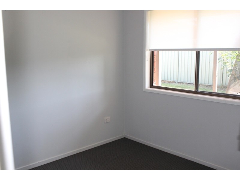 8 Rivoli Place, Emerald QLD 4720