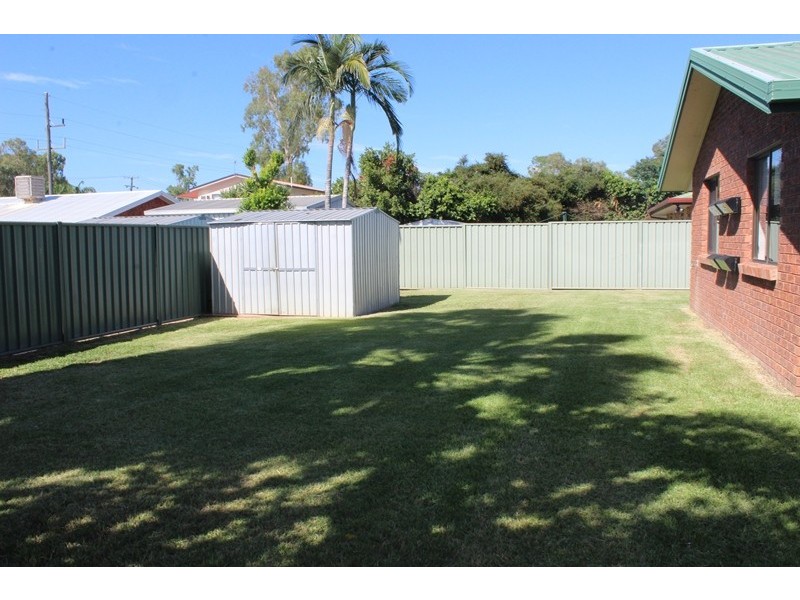 8 Rivoli Place, Emerald QLD 4720