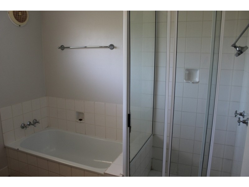 7/7 Theresa Street, Emerald QLD 4720