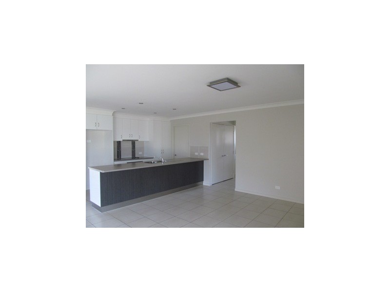 7 Mitchell Street, Emerald QLD 4720