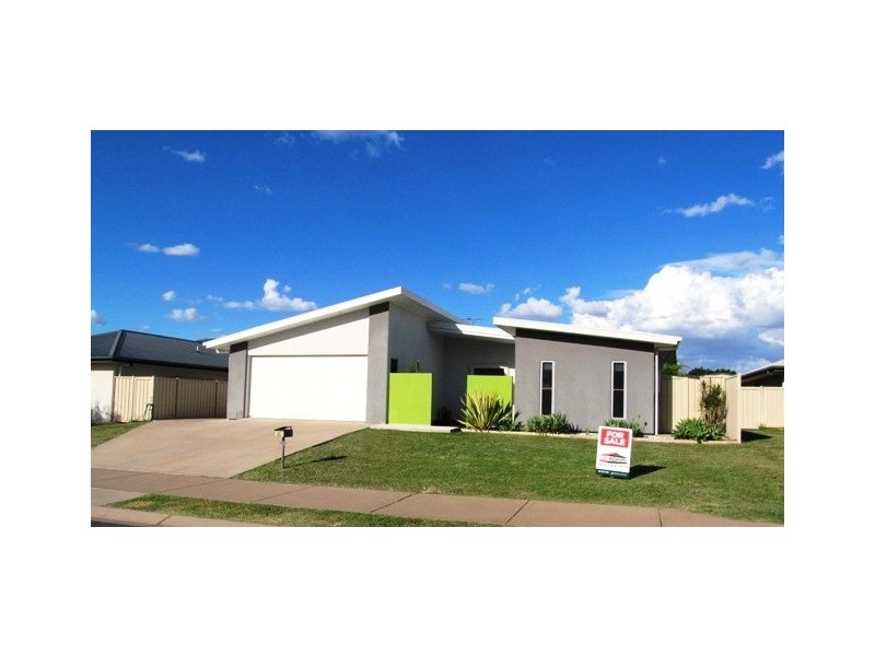 29 Wright Street, Emerald QLD 4720
