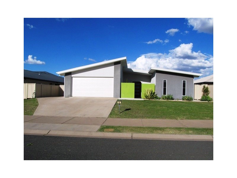 29 Wright Street, Emerald QLD 4720