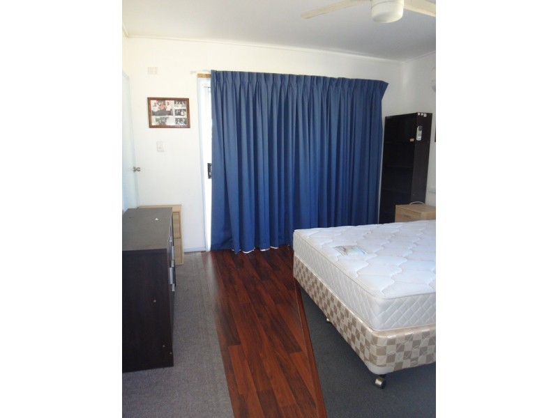 4 6-10 Clark Drive, Emerald QLD 4720