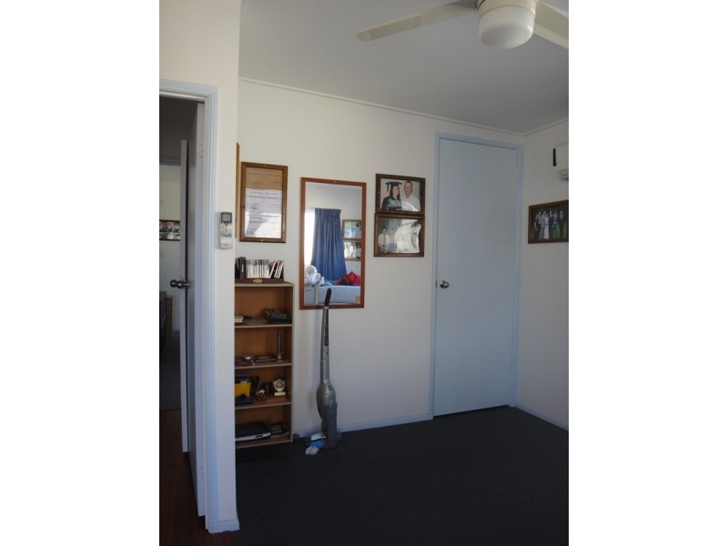 4 6-10 Clark Drive, Emerald QLD 4720