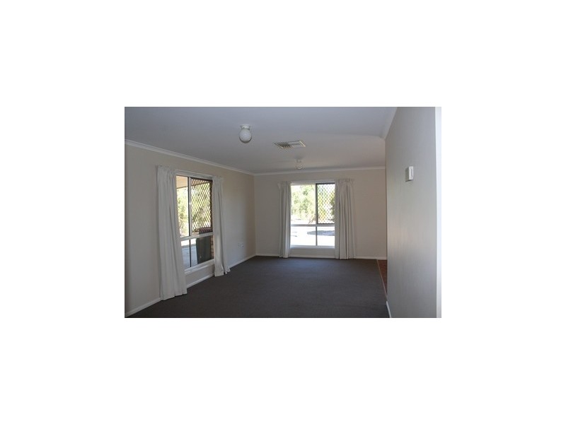 81 Park Avenue, Emerald QLD 4720
