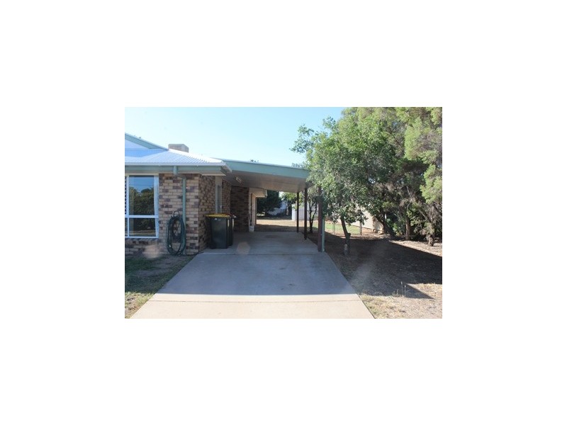 81 Park Avenue, Emerald QLD 4720