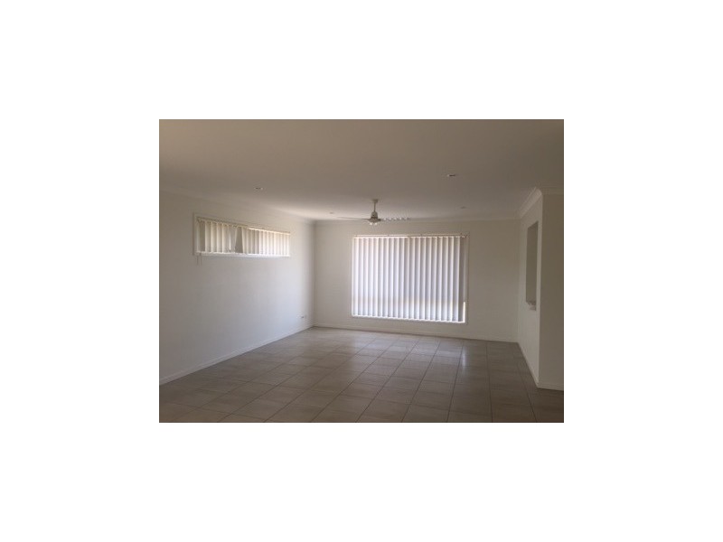 20 Scenic Drive, Emerald QLD 4720