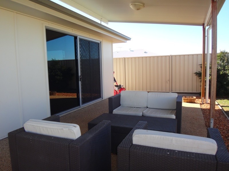 65 Canterbury Road, Emerald QLD 4720