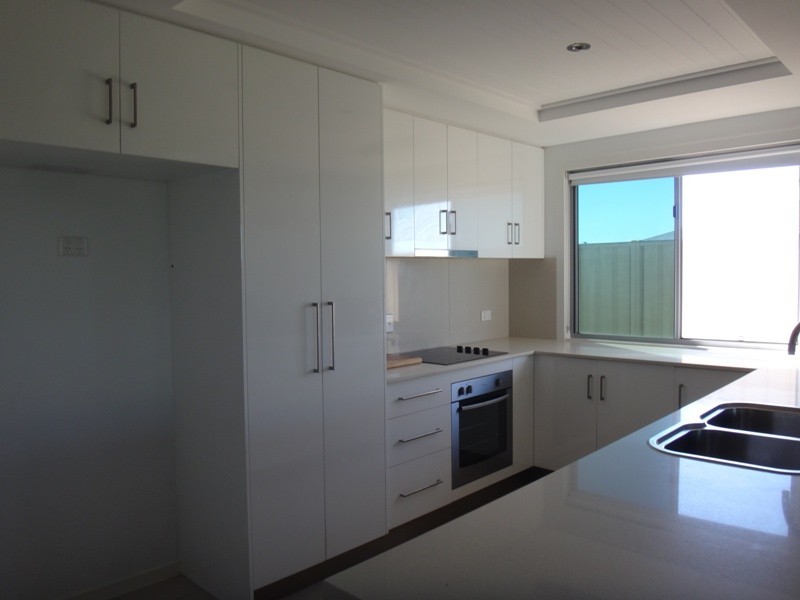 65 Canterbury Road, Emerald QLD 4720