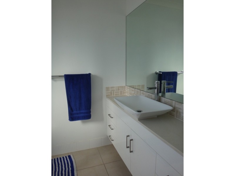 65 Canterbury Road, Emerald QLD 4720