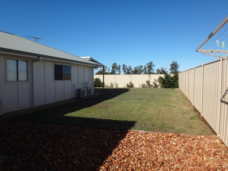 65 Canterbury Road, Emerald QLD 4720