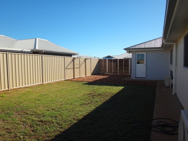 65 Canterbury Road, Emerald QLD 4720