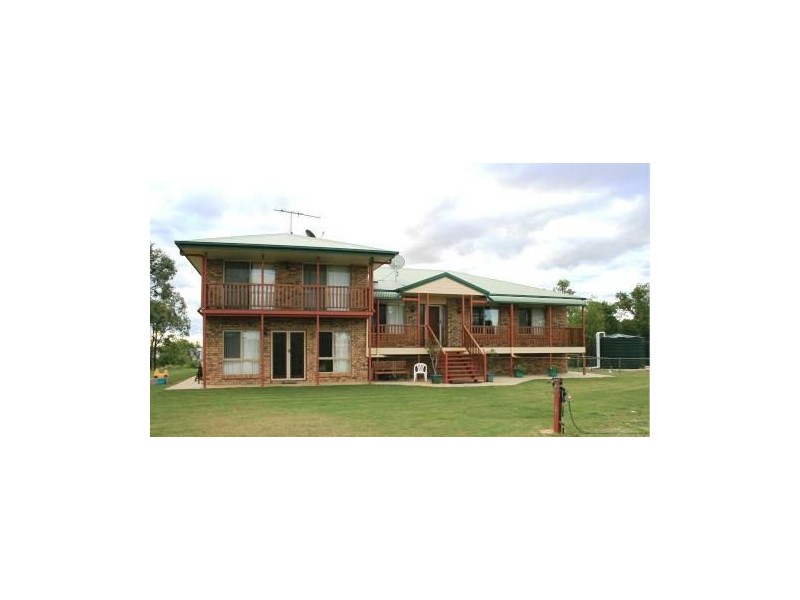 77 Lakeview Drive, Emerald QLD 4720
