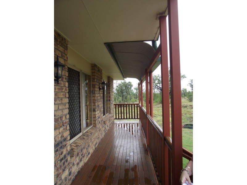 77 Lakeview Drive, Emerald QLD 4720